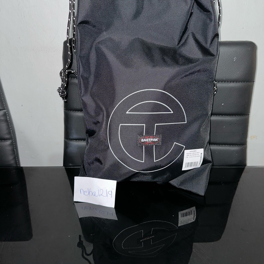 Eastpak x Telfar Circle Bag - Black - Picture 7 of 8